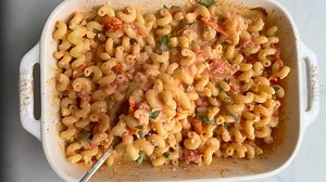 Baked feta pasta | A simple oven-baked favorite