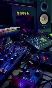 Live Synthesisers Techno Elektron Digitakt + Jomox Mbase + Behringer TD-3 & Model 15