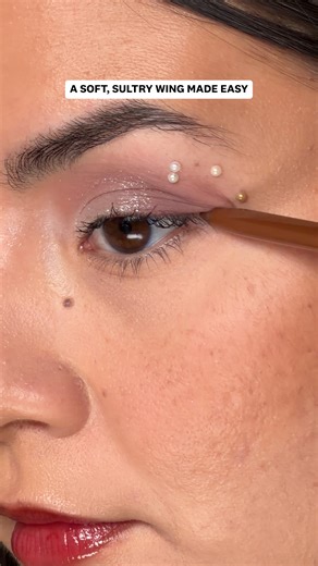 Valentine’s Day glam unlocked 💘 A subtle smoky eye that slays both girls' night and date night? Yes, please. Save this look for inspo! #IPSY | IPSY