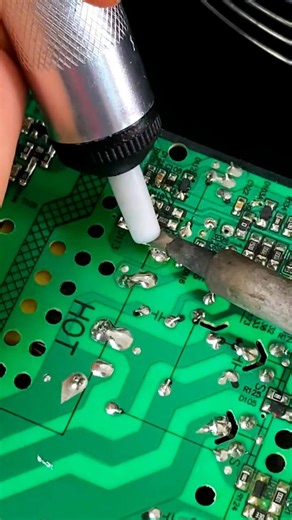 Satisfying PCB Cleaning! ⚡ | Pro Solder Removal Technique #desoldering #pcbrepair #diytech #diy #fix