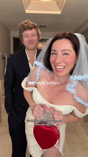 Vow Renewal Adventure in Vegas with Stylish Outfits