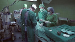 Lavare le mani è un gesto molto semplice che, soprattutto in questo periodo, può fare la differenza e salvare vite. Le mani curano, lavandole riduci la possibilità di contagiare altri. La salute è nelle tue mani. Guarda il video a cura dell'Istituto Superiore di Sanità #HandHygiene | Ministero della Salute