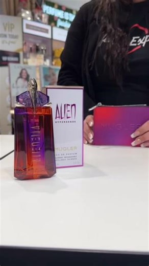 Discover the NEW Mugler Alien Hypersense in-store and receive a FREE clutch or mini! 💟 Free gift available with the purchase of any Mugler Alien Hypersense & Alien Core fragrance 60ml or above. *Excluding gift sets. Subject to availability. In-store only. | The Perfume Shop