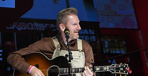 Country Music Artist Rory Feek and His Loved Ones Enjoy an Old-Fashioned Christmas Despite Family Tension