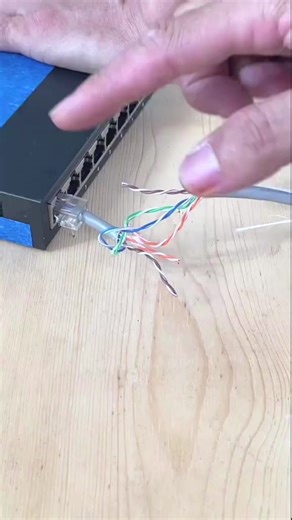 How to connect an internet plug using a regular pair of pliers at home. #diy #tips #tipsandtricks | Caryn E. Darling | Facebook