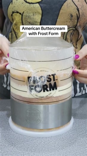 Smooth Cake Decorating with American Buttercream and Frost Form