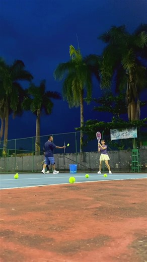 Training session 👊🏻💪🏻🎾🎾🎾 #tennis #beginner