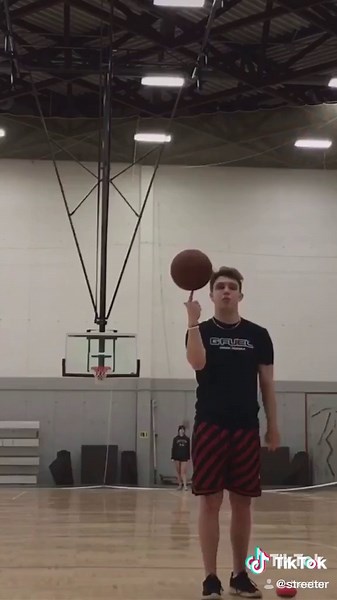 Andrew Streeter on TikTok