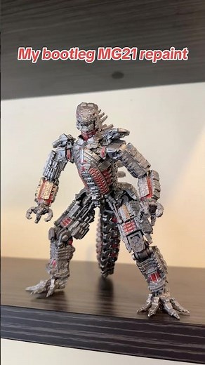 My bootleg MG21 repaint! 🤖#shmonsterarts #mechagodzilla #bootleg #repaint #actionfigure #godzilla
