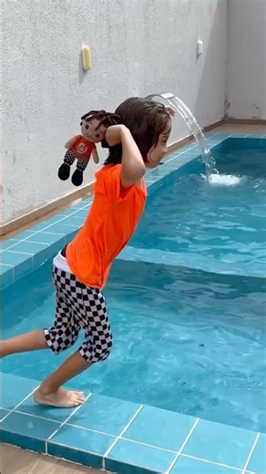 DAVI PULOU NA PISCINA COM DAVIZIN 😮💦 #tiarutedavi