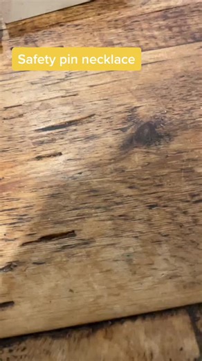 DIY Safety Pin Necklace Tutorial