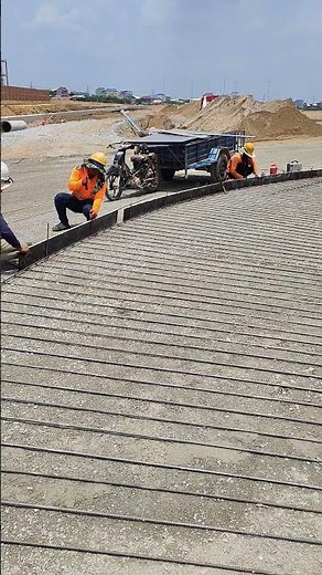 Install plywood formwork for curved road construction
