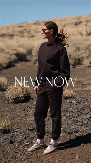 more’moi | polska marka modowa on Instagram: "Czasem po prostu chcesz się otulić. Nie kombinować, nie wciągać brzucha, nie rezygnować z wygody. Dlatego stworzyłyśmy dresy Simply – miękkie, ciepłe, w kolorach ciemnej czekolady i bordo. Bluza z kapturem lub bez. Spodnie, które dają Ci luz – dosłownie i w przenośni. 🧡Już w sklepie! #moremoi #nosdluzej #jestemsoba #polskamarkamodowa #kapsułowagarderoba #zrownowazonamoda | kapsułowa garderoba | zrównoważona moda | polska marka modowa | dresy damskie