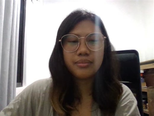 Joanna C. tutor video introduction on Preply