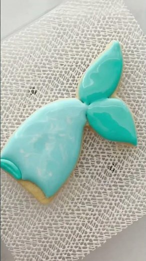 How to Decorate a Mermaid Tail Cookie
