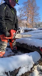 372K views · 377 reactions | Der weltweit erste AWD Automower® von Husqvarna bietet herausragende Leistungen – auch bei steilem Gelände. Lassen Sie sich von seinem Premium Design begeistern und erfahren Sie hier mehr. | Husqvarna | Facebook