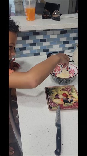 Ice cream sundae Sunday 😍🍧🍨 Closing out summer with a smile. Sadie is supervising 🤣 #summer #icecream #sundayfunday #sundaes | Sandra Lucas