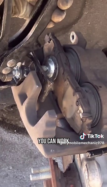 One or many ways to compress a caliper pistion…… #MobileMechanic #CarRepair #brake #brakepads #BrakeJob #mechanicsoftiktok #automobile #Mechanic #