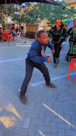 Dance Ghana on Instagram: "Bro just want to dance 🤣🇬🇭🌶️ #danceghana #viraldance #dance #ghana"