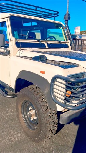 Land Rover Defender 90