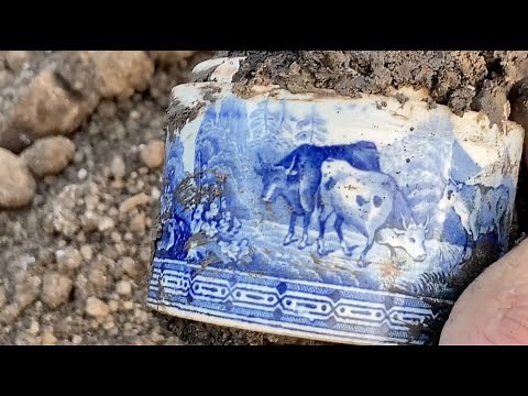 1849 Privy Dug Below Funeral Parlor - Oldest Bottles I've Dug in the West !