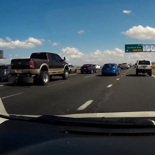 Driver captures the moment a pilot ejected from a fighter jet ✈️ | UNILAD Tech