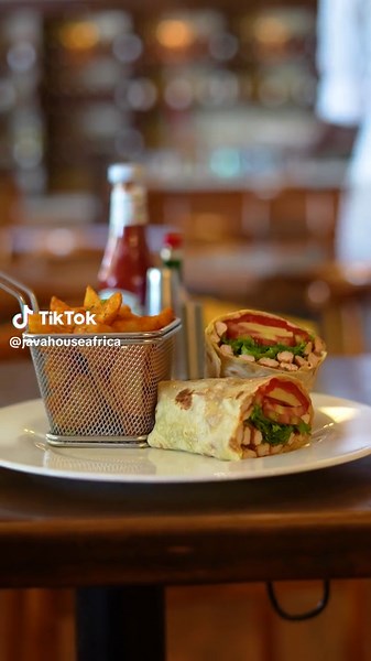 When health and amazing taste come together Chef's kiss The ABC smoothie and the Chicken and Veg wrap is a match made in heaven #JavaLove