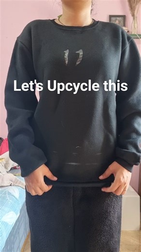 Upcycle old Sweatshirt 🧵✂️ with me #upcycle #thriftflip #diy