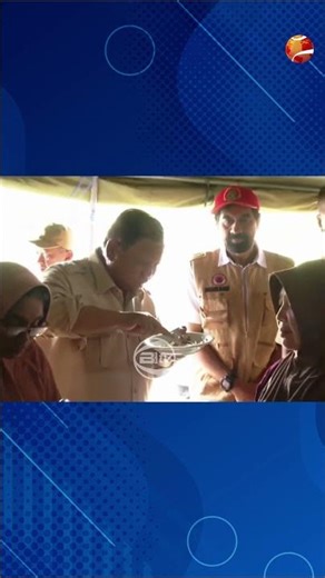 Menyentuh! Presiden Prabowo Makan Bersama Warga di Posko Pengungsian Bireuen