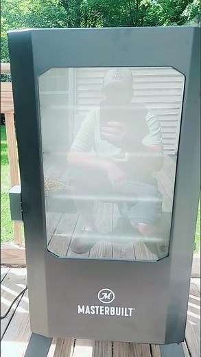 Masterbuilt MB20073519 Bluetooth Digital Electric Smoker with Broiler, 30 inch, Black