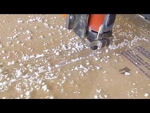 Cutting plexiglas pieces on the (almost) working router