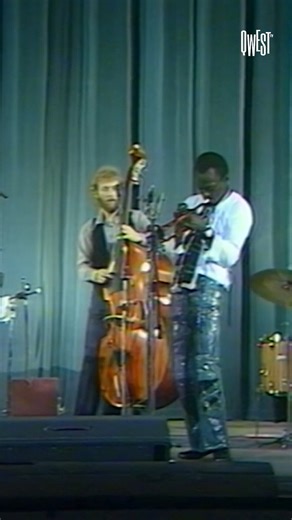 In the biography of Miles Davis, there seem to be only pivotal periods. In September 1968, he formed a new quintet with Chick Corea, Dave Holland and Jack DeJohnette and Wayne Shorter, the sole survivor of his previous quintet. This outfit, commonly dubbed ‘The Lost Quintet’ for simple fact that, unlike the previous two quintets, the first with Coltrane, the second with Herbie Hancock, Tony Williams, Ron Carter and Wayne Shorter, it remained a stage formation and never recorded in a studio. Davi