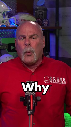 12K views · 352 reactions | Trades Job = Job Security  Ain’t no computer coming to your house to unclog a toilet and deal with your ! If you’re interested in getting into the trades i have a FREE guide to $80k link in bio! #plumbing #skilledtrades #skilledlabor #bluecollar #tradeschool #tradesjobs | Roger Wakefield | Facebook