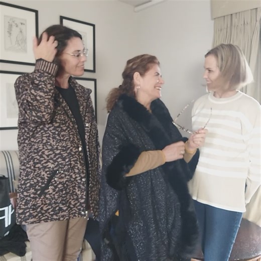 2.9K views · 23 reactions | The rehearsal 藍藍藍 The Chata Romano Image Consultant Training Academy https://chataromano.com/training-academy/ #training #inspire #motivate #empower | Chata Romano - Image Consultant, Public Speaker and Image Training Academy | Facebook