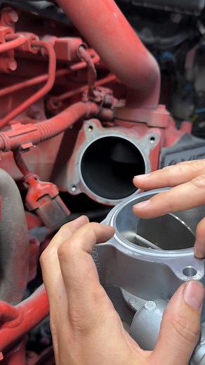 178K views · 2.1K reactions | Throttle valve stuck open #mecanicosdetodoelmundo #fyp #mecanicos #mecanico #mechanic #EasyFix #mecanica #dieselmechanic #dieseltrucks #dieseltechnician #pina_tech | Pina Tech | Facebook