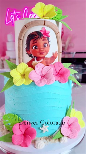 2 tier Moana theme cake with all edible flowers and details🌸🌺🎂 #pasteles #denver Orders 📲 720-749-6159 #customcakes #denverbaker #denvercakes #denverco #fyp #parati #caketok #cakeshop