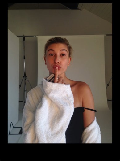 British Vogue writer Julia Hobbs talking about #HaileyBaldwin in 2015. #hails #hailey #haileybieber