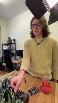 This synth is like a chameleon! 🦎✨