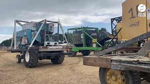 75K views · 393 reactions | Chaud devant ! Des courses de moissonneuses batteuses à Montjean ! | Ouest-France Laval | Facebook