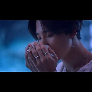 Double the screens, double the possibilities.💡 Samsung DeX lets you share content or present slides from your #GalaxyNote20 to an external screen. 🧪 #GalaxyxBTS #Jimin Learn more: spr.ly/GalaxyXBTS-SamsungDeX | Samsung