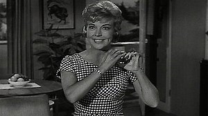 Watch My Favorite Martian Season 2 Episode 35 - The Green Eyed Martian