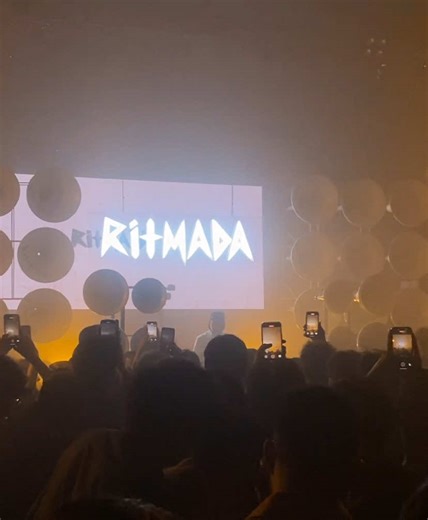 Enjoying Good Vibes at the Wild Intro Party