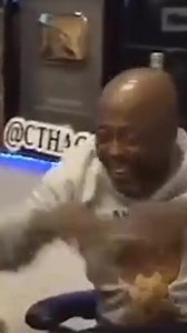 Verde por fuera y amarillo por dentro 😂😂!! #humor #viralvideoシ #reesviralシ #viral | El chuchito Humor