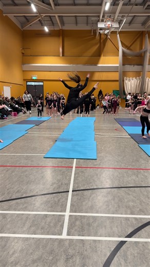 Did someone say b twist combos 👀👀 Tag in the comments dancers you can spot 😍😍