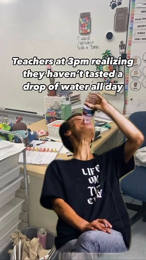I literally put "drink water" slides in my slide deck every day so I least get a sip per class period 🤣 💝✨🎥Credit : teachwithmeg🍎✏️ Like our page Rockstar Teachers for more teaching ideas and methods. A team of teachers sharing the highs, lows and honest aspects of teaching! . #teacherhumor #primaryteacher #targetteachers #teacheroutfit #iteachmiddleschool #teacherlife #firstgradeteacher #teachersbelike #weareteachers #teachershare #teacherstuff #teacherinspiration #teacherootd #teachergoals