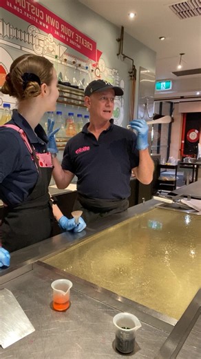 Candy Sculpture live! Happy Fathers Day! The family make a Koala 🐨 Pineapple Lime flavour | Sticky