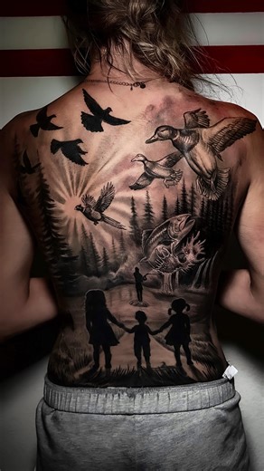 Full back tattoo — would you sit for this? @henrryink brought this scene to life. DM to start your back piece👀 #lostedgetattoo #tattooartist #TattooStudio #blackandgreytattoo #atx | Lost Edge Tattoo Studio Austin TX