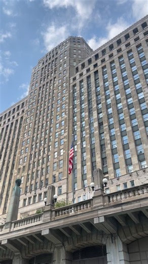 Fun fact: The Merchandise Mart is so big it has its own ZIP code!! A true Chicago icon best seen from the water❤️ | Shoreline Sightseeing
