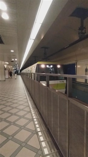 【臨時横堤行】心斎橋駅に入線する70系7125F