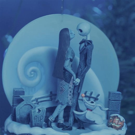 Célébrez Halloween avec vos personnages préférés, seulement sur Disney Store 🎃🕸️ | Disney Store